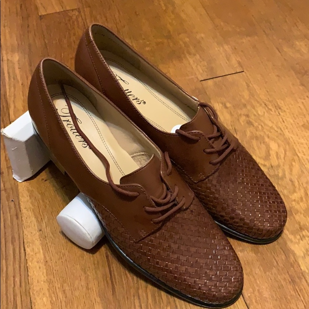Trotters Brown Woven Leather Flats